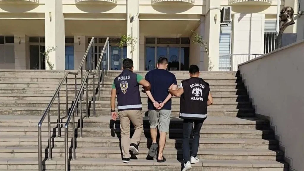 44 ayrı suçtan kaydı vardı: Bodrum’da firari hükümlü, saklandığı adreste yakalandı