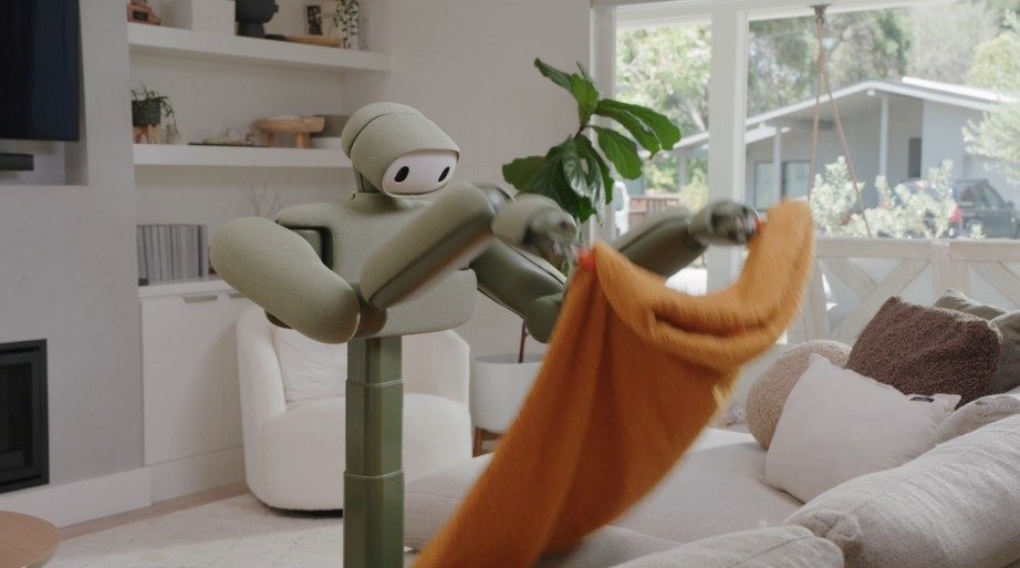 ABD’de yeni ev robotu tanıtıldı: Çamaşır katlıyor, yatak topluyor ABD’de yeni ev robotu tanıtıldı: Çamaşır katlıyor, yatak topluyor
