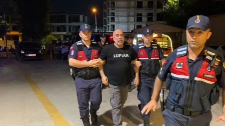 Adli kontrolle serbest kalan Ezel Akay’dan açıklama. “Mahkeme sonunda her şeyi öğreneceksiniz” Adli kontrolle serbest kalan Ezel Akay’dan açıklama. “Mahkeme sonunda her şeyi öğreneceksiniz”