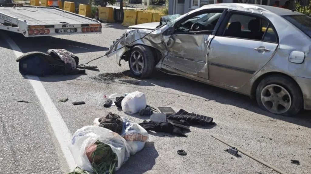Amasya’da feci kaza: 7 yaşındaki çocuk hayatını kaybetti Amasya’da feci kaza: 7 yaşındaki çocuk hayatını kaybetti