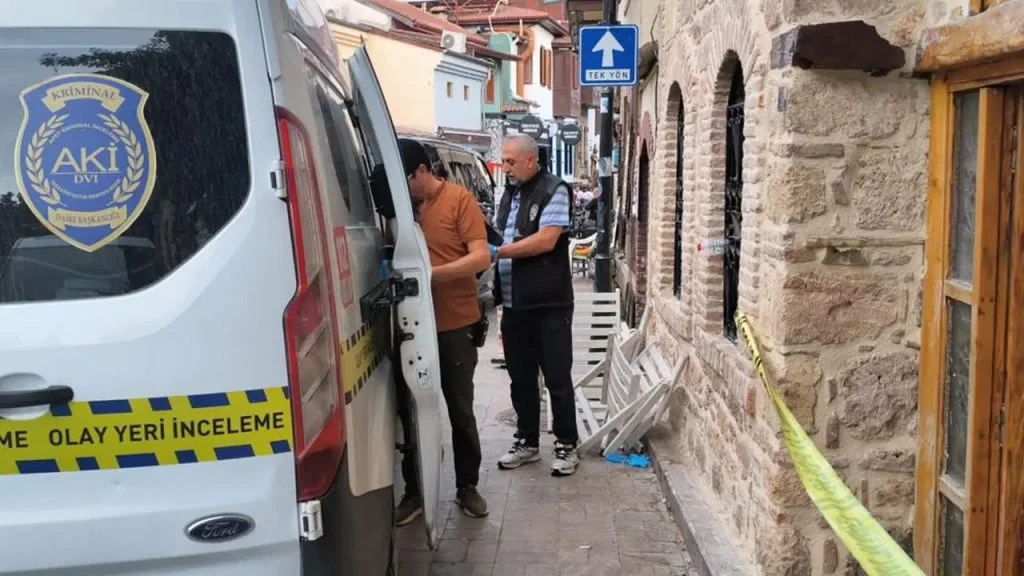 Antalya’da yaşayan Alman evinde ölü bulundu