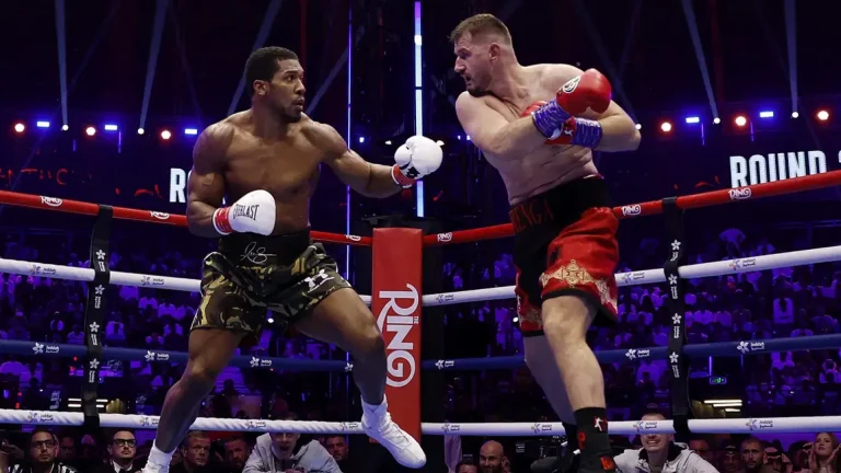 Anthony Joshua’dan ringlere efsane geri dönüş