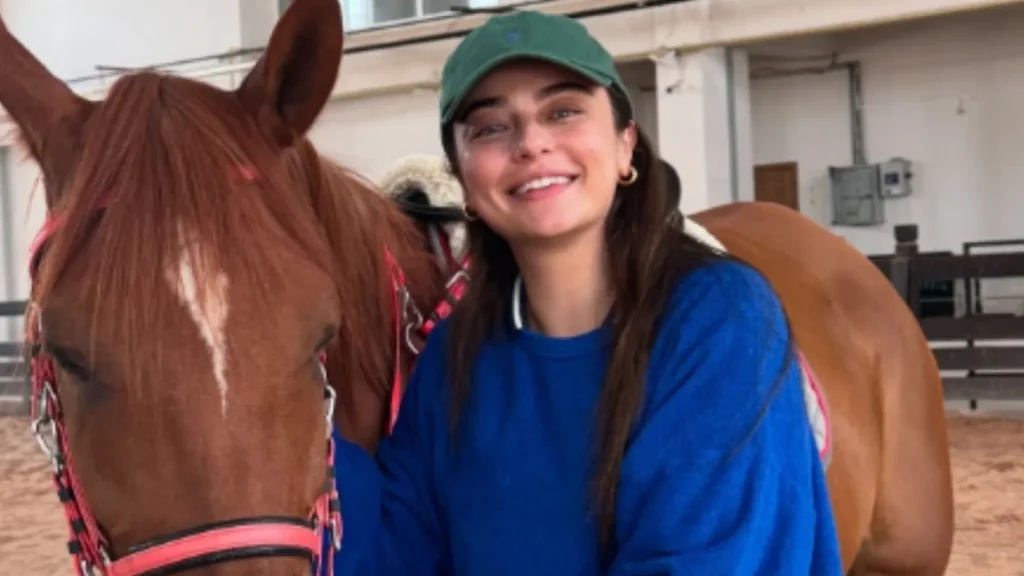 Ayça Ayşin Turan at sahibi oldu: Safkan Arap atına servet ödedi Ayça Ayşin Turan at sahibi oldu: Safkan Arap atına servet ödedi