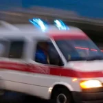 Babasını bıçaklayan şüpheli kendini eve kilitledi