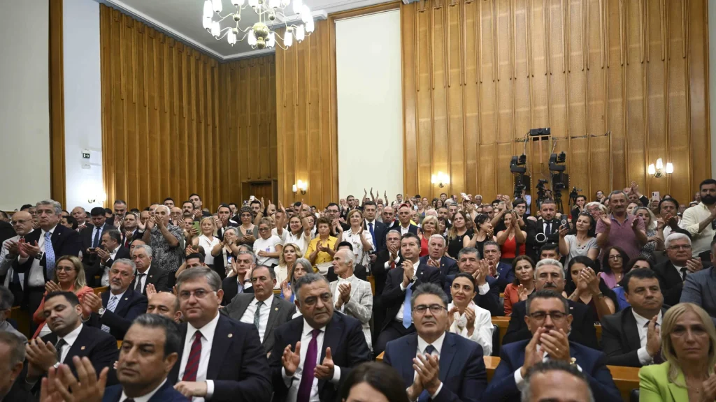 CHP’de milletvekili istifaları başladı CHP’de milletvekili istifaları başladı