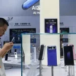 Çin’deki teknoloji fuarında yapay zekalı akıllı telefonlar tanıtıldı