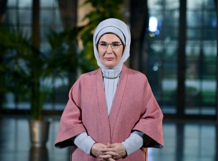 Emine Erdoğan: Srebrenitsa’yı anmak vicdanı ayakta tutmaktır Emine Erdoğan: Srebrenitsa’yı anmak vicdanı ayakta tutmaktır