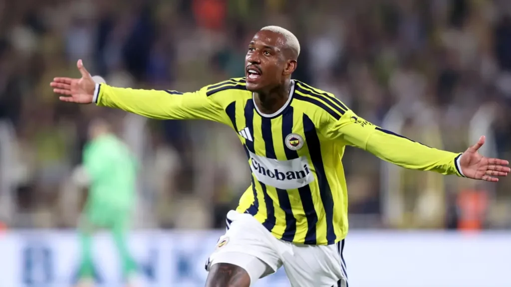 Fenerbahçe’de gecenin kahramanı Talisca, tur Polonya’ya kaldı Fenerbahçe’de gecenin kahramanı Talisca, tur Polonya’ya kaldı