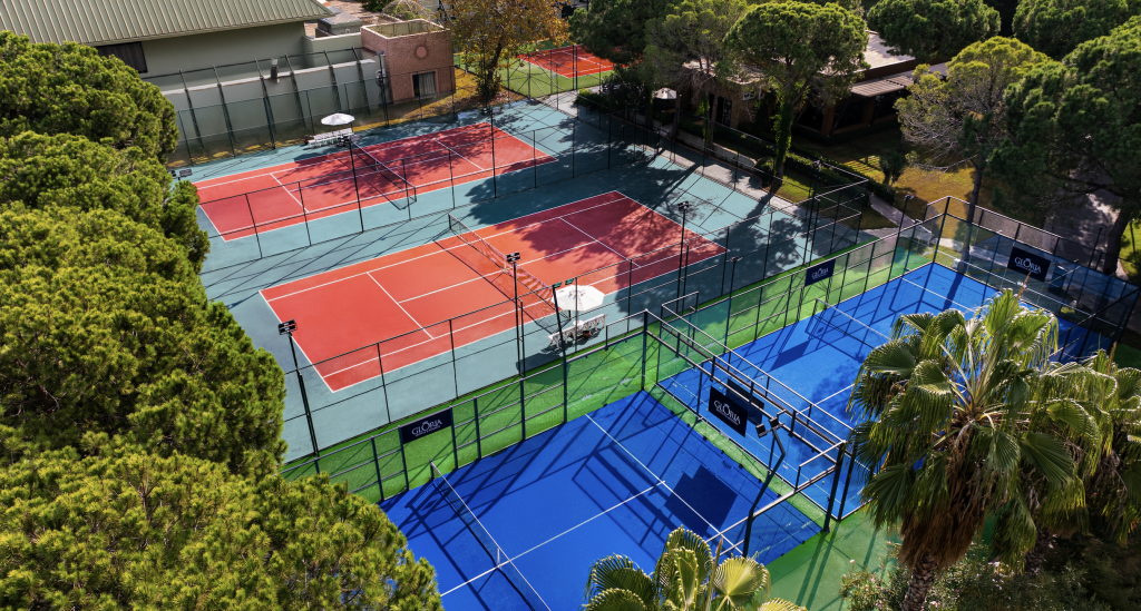 Gloria Hotels & Resorts’ta Tatilin Ritmi Padel ile Yükseliyor Gloria Hotels & Resorts’ta Tatilin Ritmi Padel ile Yükseliyor
