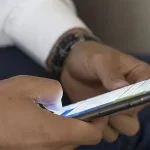 Görünmez tehlike cebe kadar girdi: Dokunduktan sonra ellerinizi mutlaka yıkamanız gereken 3 günlük eşya