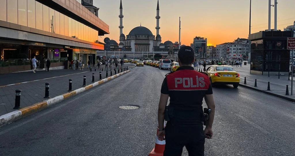 İstanbul polisi kent genelinde teyakkuza geçti