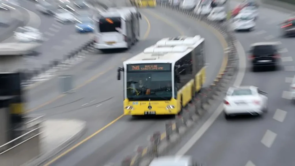 İstanbul’da metrobüs 15 Temmuz’da FSM Köprüsü’nü kullanacak