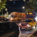 İstanbul’da park halindeki 2 araca çarpan otomobil devrildi