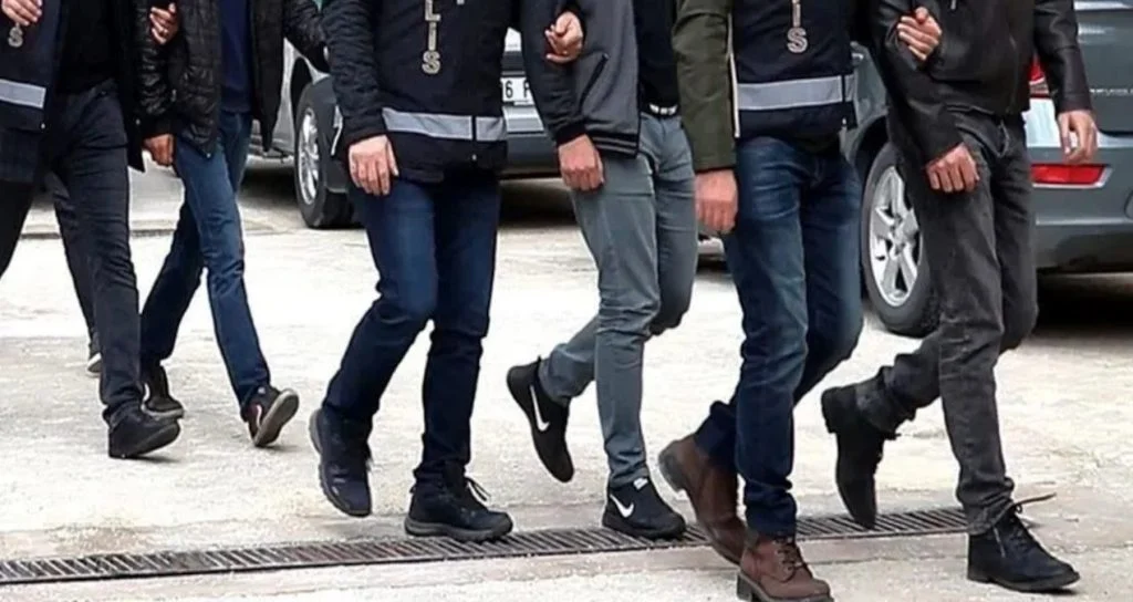 Kastamonu’da tefecilik operasyonunda 8 şüpheli yakalandı Kastamonu’da tefecilik operasyonunda 8 şüpheli yakalandı