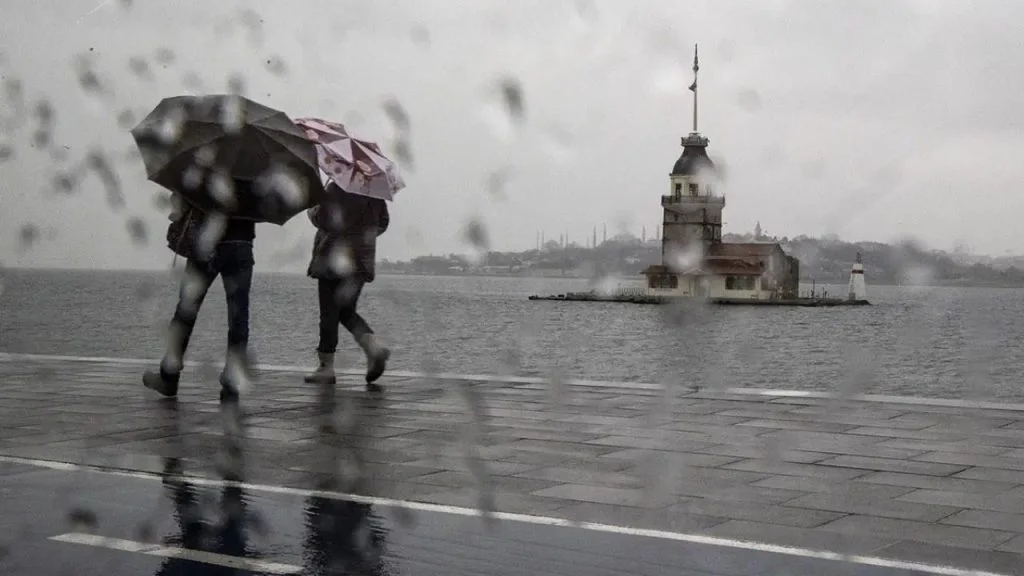 Meteoroloji’den İstanbul için yeni uyarı: Kuvvetli sağanak yine geliyor Meteoroloji’den İstanbul için yeni uyarı: Kuvvetli sağanak yine geliyor