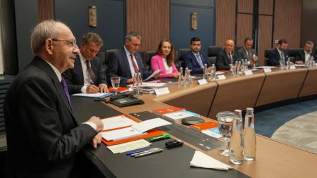 MYK’ye dikkat çeken görev: Kılıçdaroğlu’ndan ‘illeri gezin’ talimatı MYK’ye dikkat çeken görev: Kılıçdaroğlu’ndan ‘illeri gezin’ talimatı