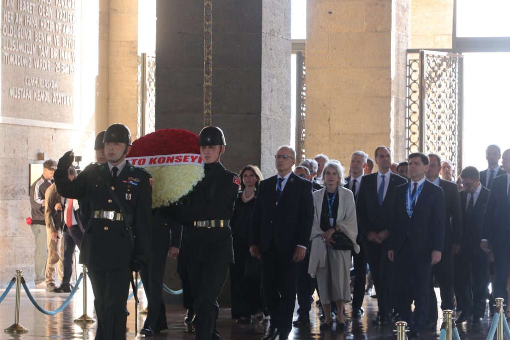 NATO heyeti Anıtkabir’e ziyaret etti NATO heyeti Anıtkabir’e ziyaret etti