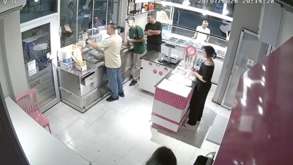 Önce el salladı sonra kurşun yağdırdı. Bir kişi hayatını kaybetti