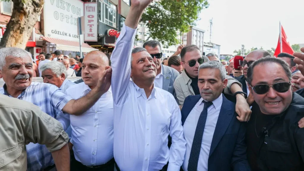 Özgür Özel bugün partiyi kuracak Özgür Özel bugün partiyi kuracak