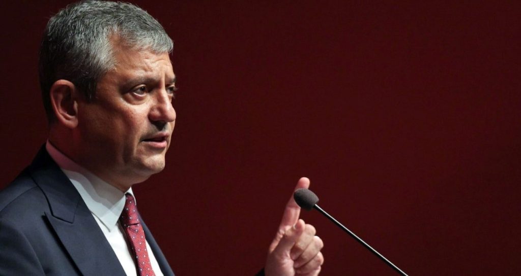 Özgür Özel’in ekibi yeni parti için ilk kez tarih ve milletvekili sayısı verdi Özgür Özel’in ekibi yeni parti için ilk kez tarih ve milletvekili sayısı verdi