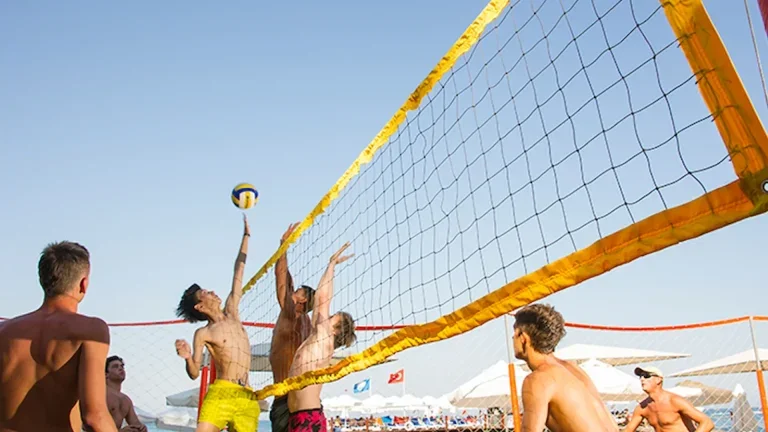 Plajlarda top oynamayı yasakladılar