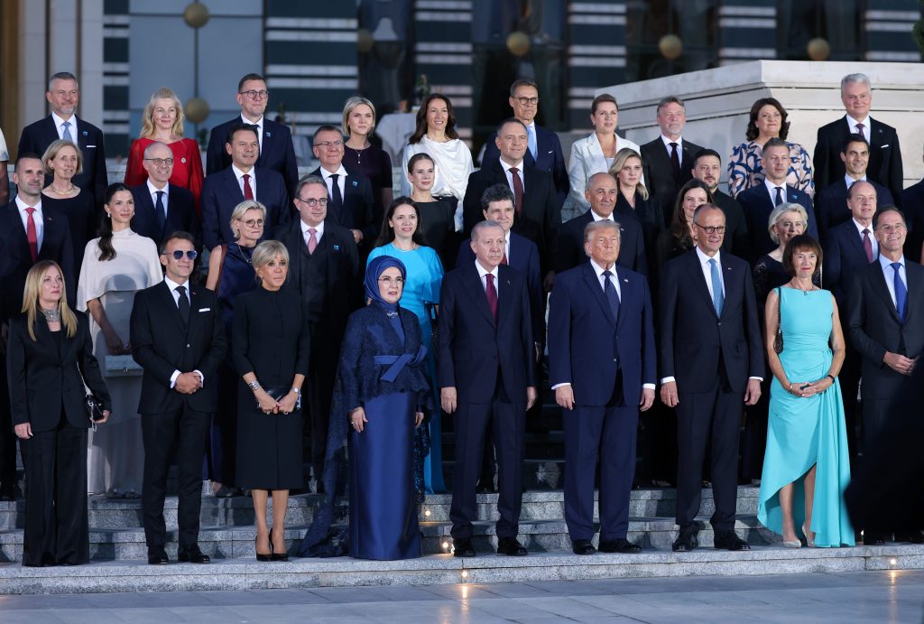 Tarihi NATO Zirvesi’nde ikinci gün. Liderler zirve için Beştepe’ye gidiyor Tarihi NATO Zirvesi’nde ikinci gün. Liderler zirve için Beştepe’ye gidiyor