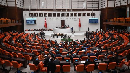 TBMM’de kritik hafta: Milyonları ilgilendiren üç düzenleme Meclis’e geliyor TBMM’de kritik hafta: Milyonları ilgilendiren üç düzenleme Meclis’e geliyor