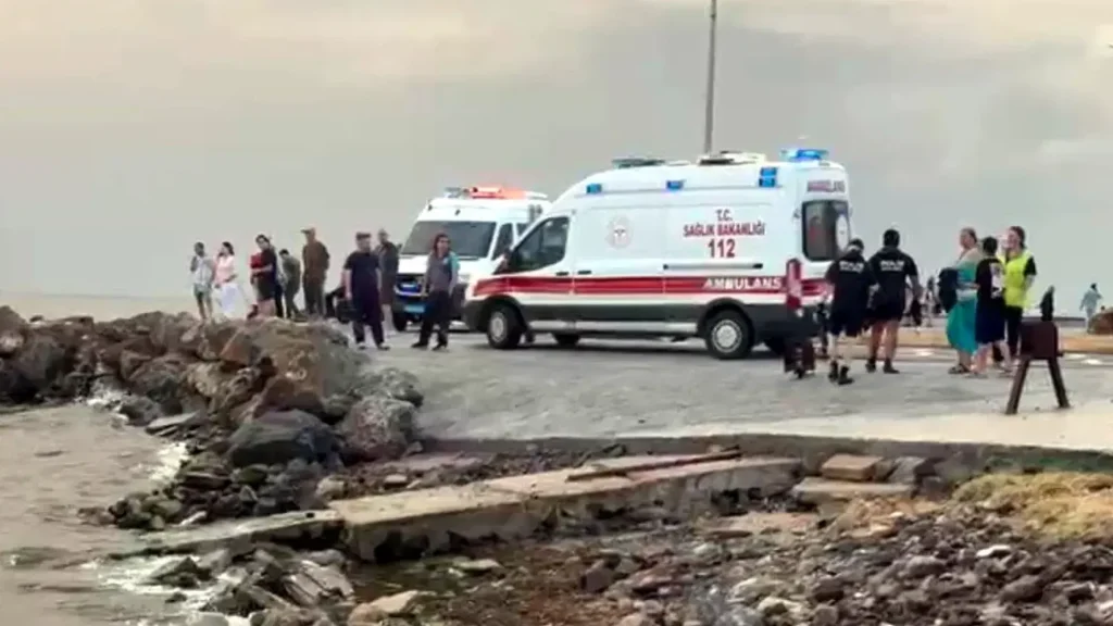 Tekirdağ’da denize giren 1 kişi kayboldu: Arama çalışmaları başlatıldı Tekirdağ’da denize giren 1 kişi kayboldu: Arama çalışmaları başlatıldı