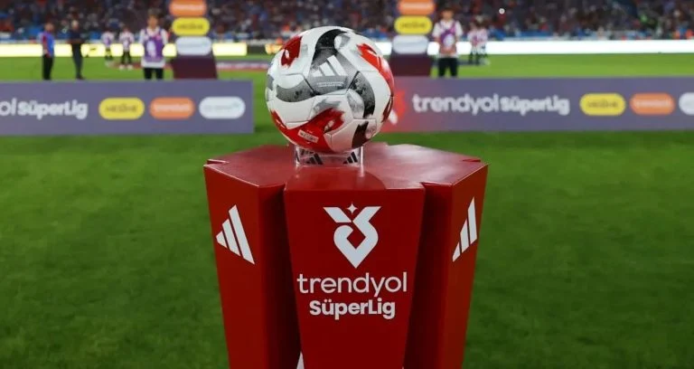 TFF resmen duyurdu! Futbolda yeni kurallar Türkiye’ye geliyor