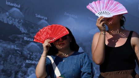 Türkiye hafta sonu yeni bir yağışlı hava sisteminin etkisi altına girecek.