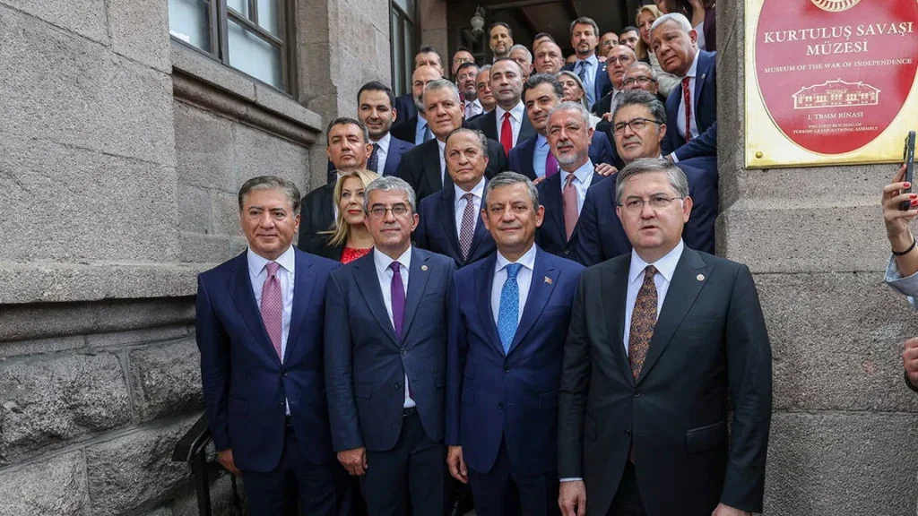 YENİ Parti’nin PM ve YDK üyeleri belli oldu! YENİ Parti’nin PM ve YDK üyeleri belli oldu!