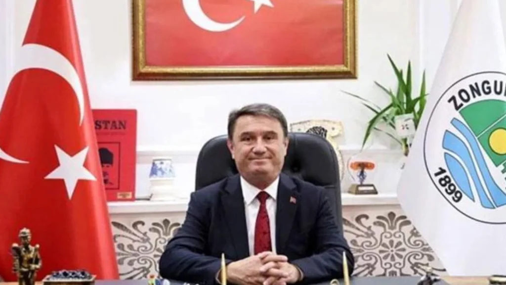Zonguldak Belediye Başkanı ve 16 meclis üyesi CHP’den istifa etti
