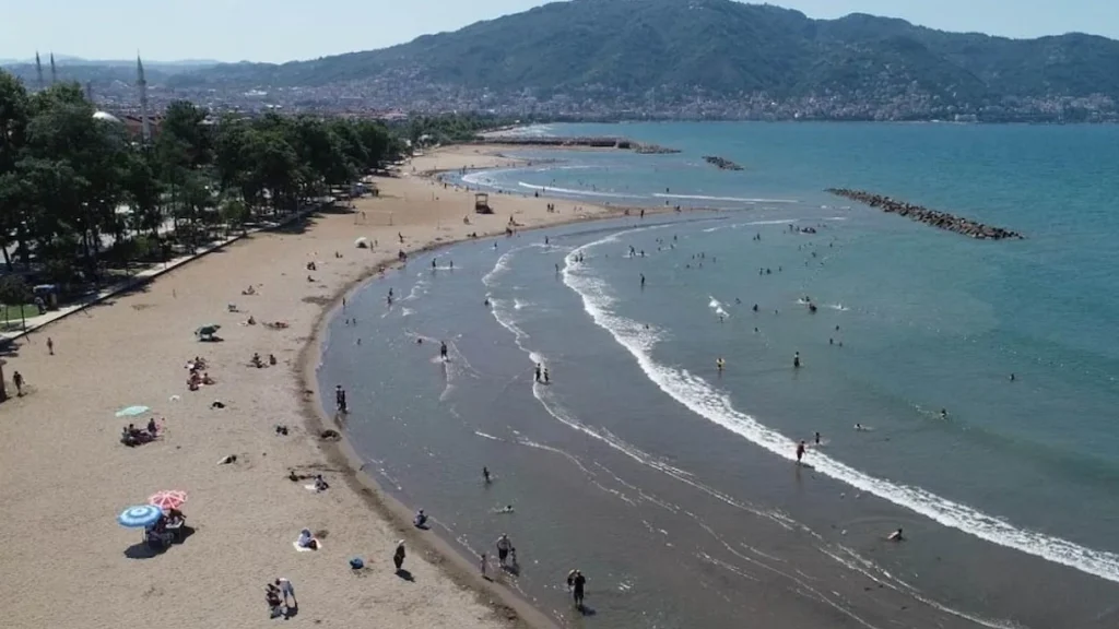 Zonguldak’ta yarın ve cuma günü denize girişler yasaklandı